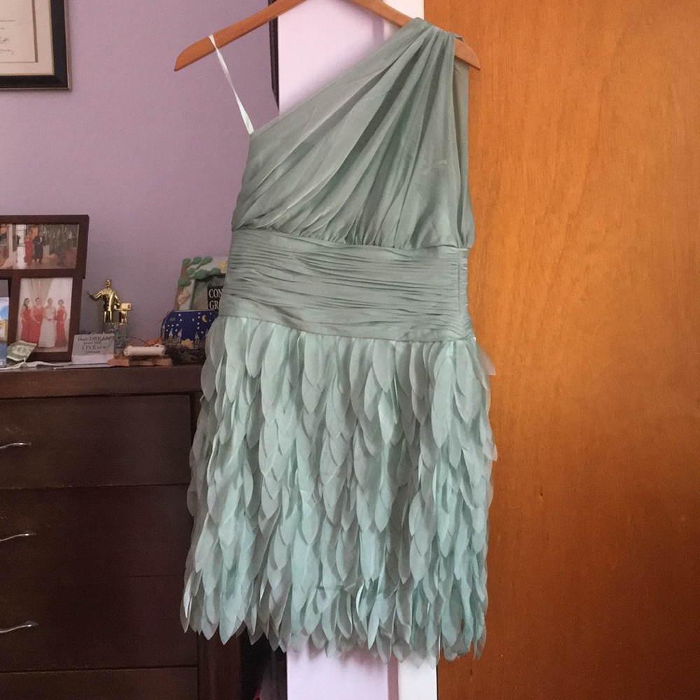 Selling party dress. Size 8 ! Worn once or twice